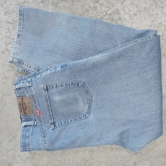 Wrangler Other - Wrangler denim jeans size 44 x 29